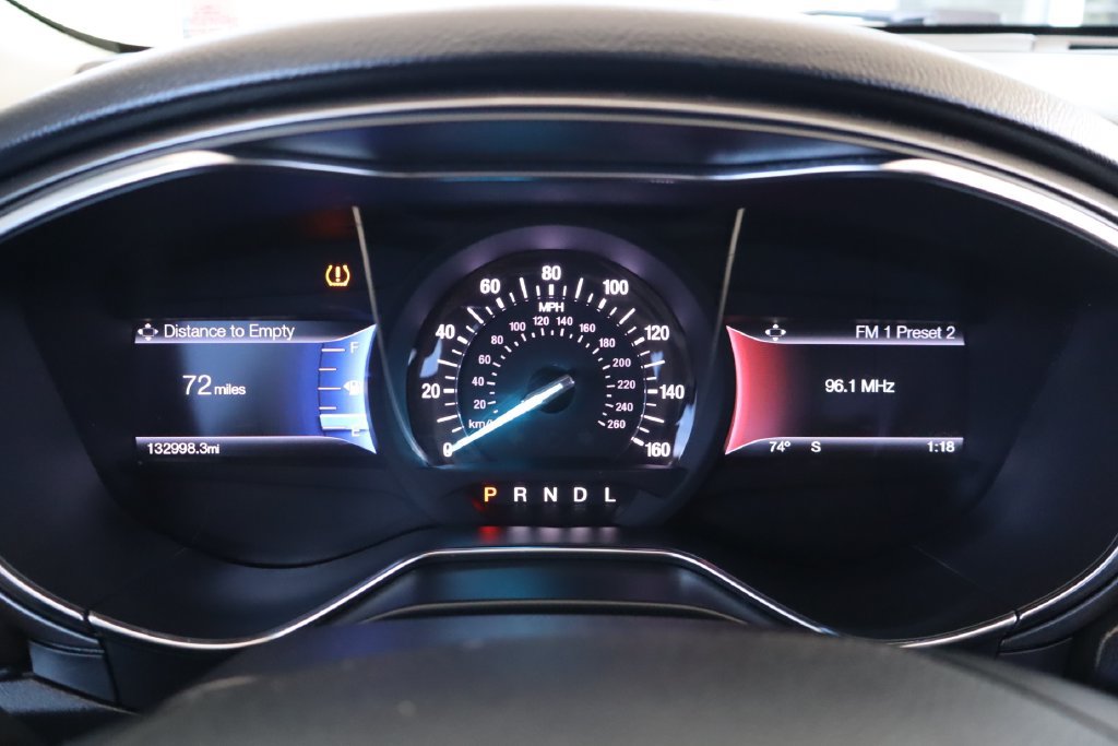 Used 2017 Ford Fusion SE w/ Fusion SE Technology Package FWD image 21