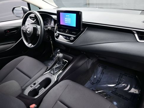 Used 2025 Toyota Corolla LE FWD image 14