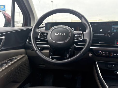 Used 2025 Kia Carnival image 15