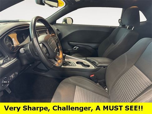 Used 2022 Dodge Challenger SXT w/ Blacktop Package image 5