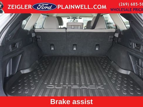 Used 2023 Subaru Outback Premium AWD/4WD image 10