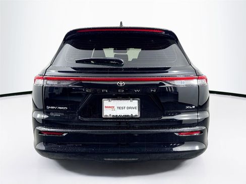 Used 2025 Toyota Crown Signia image 7