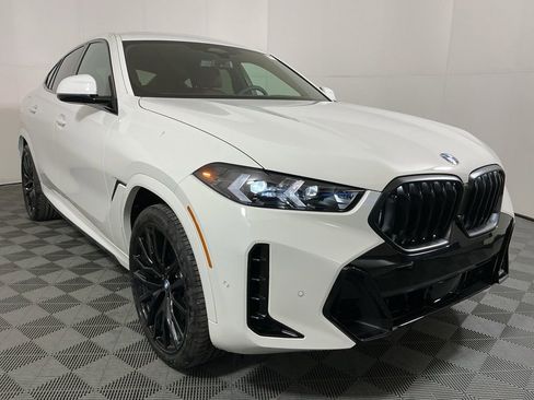 New 2026 BMW X6 xDrive40i w/ Climate Comfort Package image 4