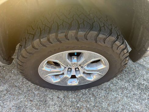 Used 2020 RAM 1500 Big Horn AWD/4WD image 11