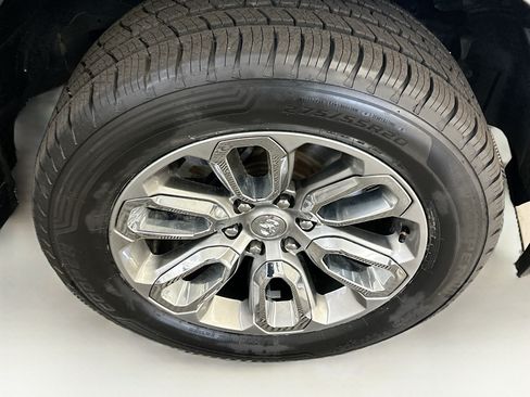 Used 2022 RAM 1500 Laramie w/ Sport Appearance Package AWD/4WD image 11