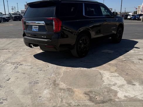 Used 2023 GMC Yukon SLE AWD/4WD image 4