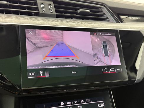 Certified 2022 Audi e-tron Premium w/ Convenience Plus Package image 30
