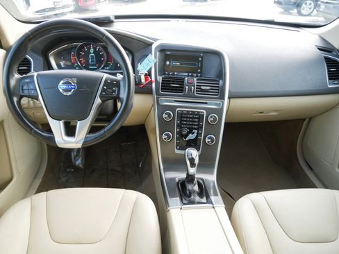 Used 2015 Volvo XC60 T6 Premier Plus image 12
