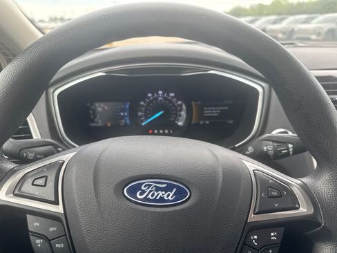Used 2020 Ford Fusion SE FWD image 16