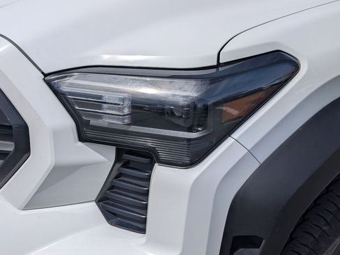 Used 2024 Toyota Tacoma TRD Sport image 12