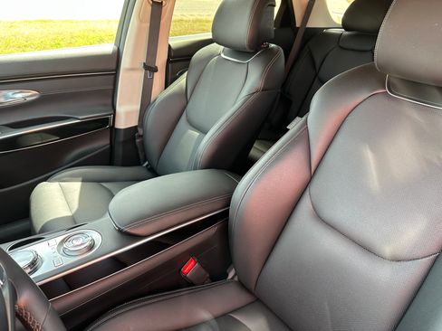 Used 2025 Genesis GV70 2.5T AWD/4WD image 14