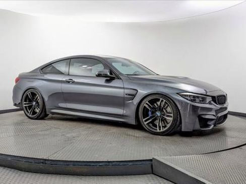 Used 2018 BMW M4 Coupe RWD image 11