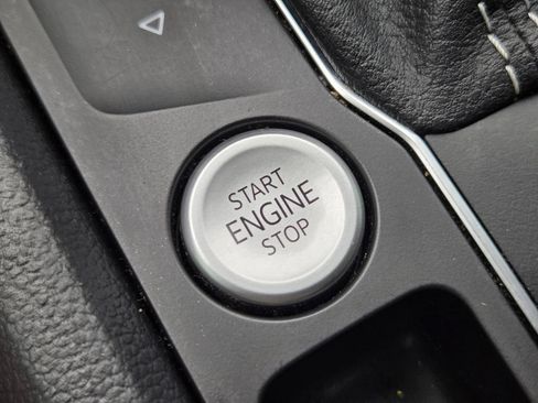 Used 2022 Volkswagen Atlas SEL R-Line AWD/4WD image 21