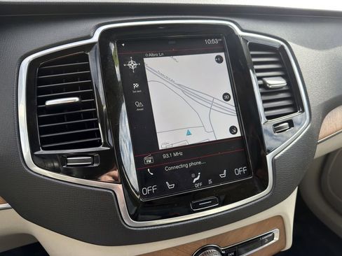 Used 2022 Volvo XC90 T6 Momentum w/ Advanced Package image 18