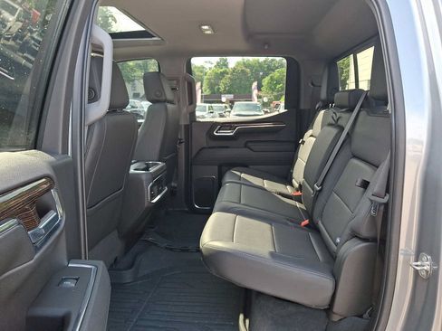 Used 2024 GMC Sierra 1500 Elevation w/ Elevation Premium Package AWD/4WD image 10