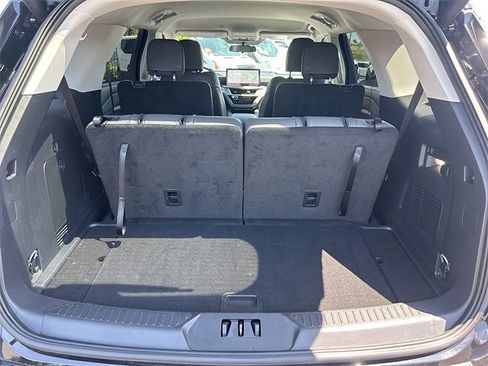 Used 2025 Ford Explorer Active w/ Active Comfort Package image 17