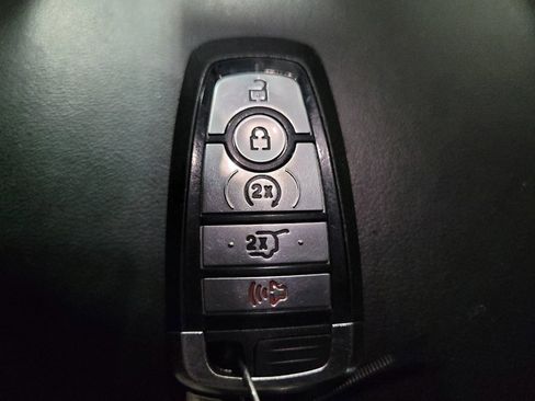 Used 2023 Ford Explorer XLT w/ Equipment Group 202A AWD/4WD image 32