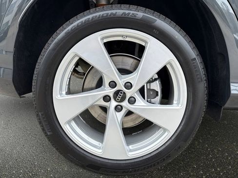 Certified 2025 Audi Q5 Premium Plus w/ Premium Plus image 8