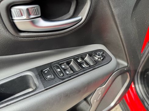 Used 2022 Jeep Renegade Latitude image 25