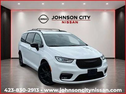 Used 2025 Chrysler Pacifica Limited