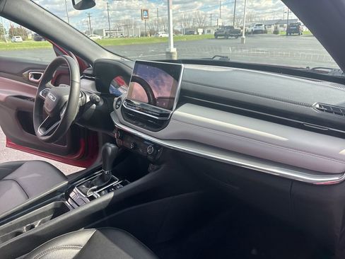 Used 2024 Jeep Compass Limited image 37