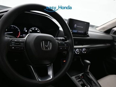 Used 2023 Honda CR-V EX image 10