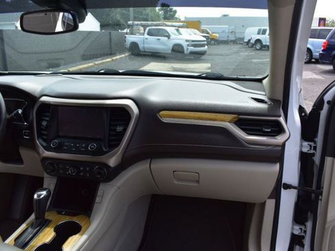 Used 2017 GMC Acadia Denali w/ Technology Package FWD image 18
