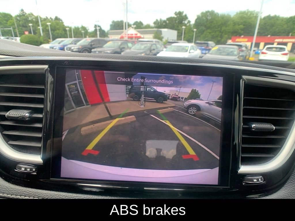 Used 2023 Chrysler Pacifica Touring-L FWD image 22