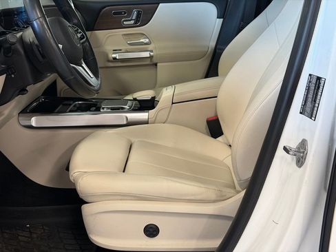 Used 2020 Mercedes-Benz GLB 250 4MATIC image 13
