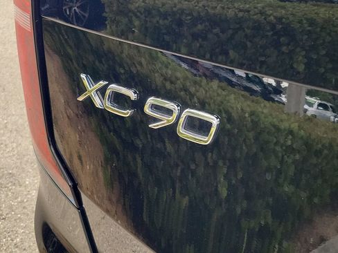 Used 2025 Volvo XC90 T8 Ultra w/ Protection Package Premier AWD/4WD image 10