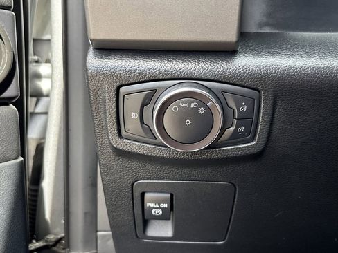 Used 2020 Ford Expedition XLT image 31