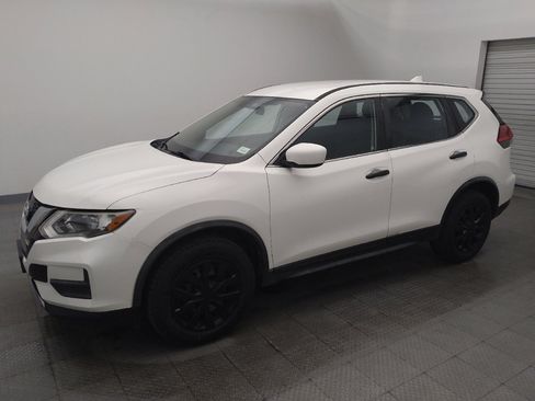 Used 2017 Nissan Rogue S AWD/4WD image 2