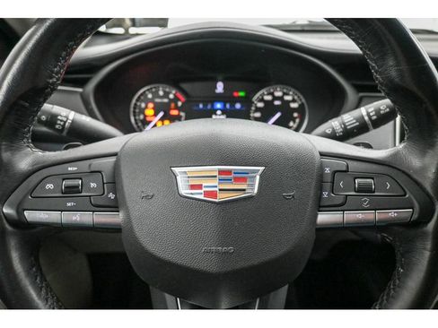 Used 2020 Cadillac XT4 Luxury image 11