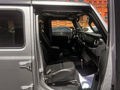 Used 2021 Jeep Wrangler Unlimited Sahara w/ Uconnect 4C Nav & Sound Group AWD/4WD image 13