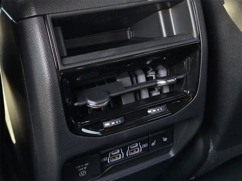 New 2025 Jeep Grand Cherokee Limited image 15