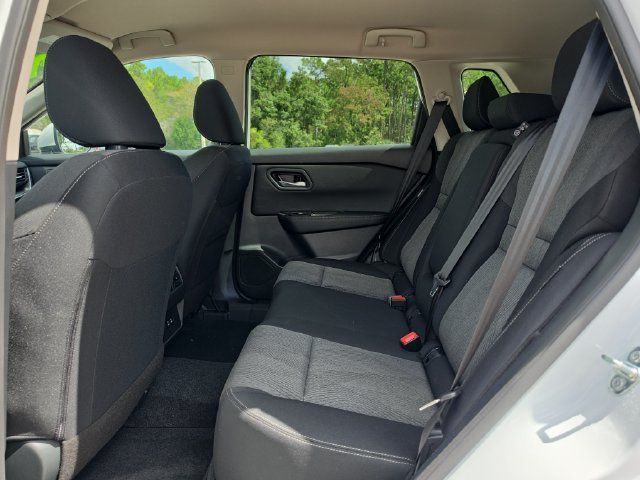 Used 2026 Nissan Rogue SV FWD image 13