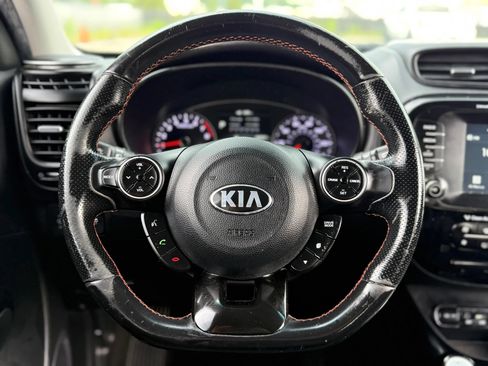 Used 2017 Kia Soul ! FWD image 24