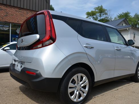Used 2020 Kia Soul LX image 6