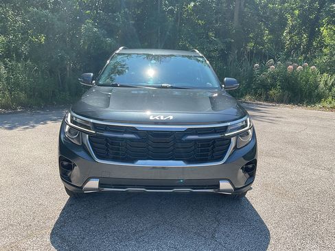 Used 2024 Kia Seltos S AWD/4WD image 2