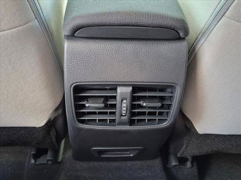 Used 2022 Toyota Corolla Cross LE FWD image 15