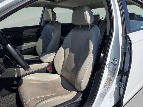 Used 2023 Honda Accord Touring image 12