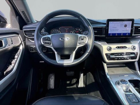 Used 2023 Ford Explorer XLT w/ Equipment Group 202A image 5