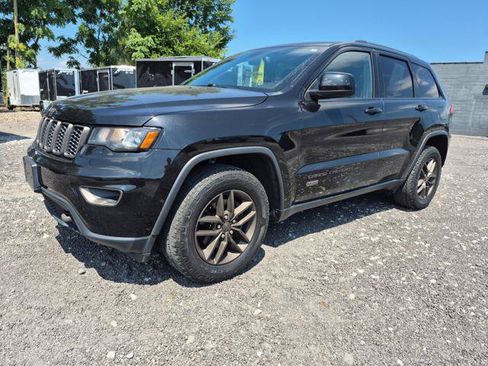 Used 2016 Jeep Grand Cherokee Laredo 75th Anniversary AWD/4WD image 2