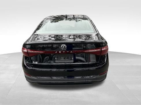 Used 2025 Volkswagen Jetta S image 4