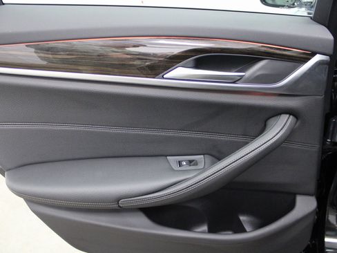 Used 2019 BMW 530i w/ Convenience Package image 20