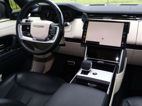 Used 2024 Land Rover Range Rover SE AWD/4WD image 10
