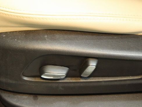 Used 2018 Cadillac XT5 Base 4D Sport Utility image 19