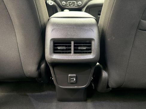 Used 2023 Chevrolet Equinox LT AWD/4WD image 19