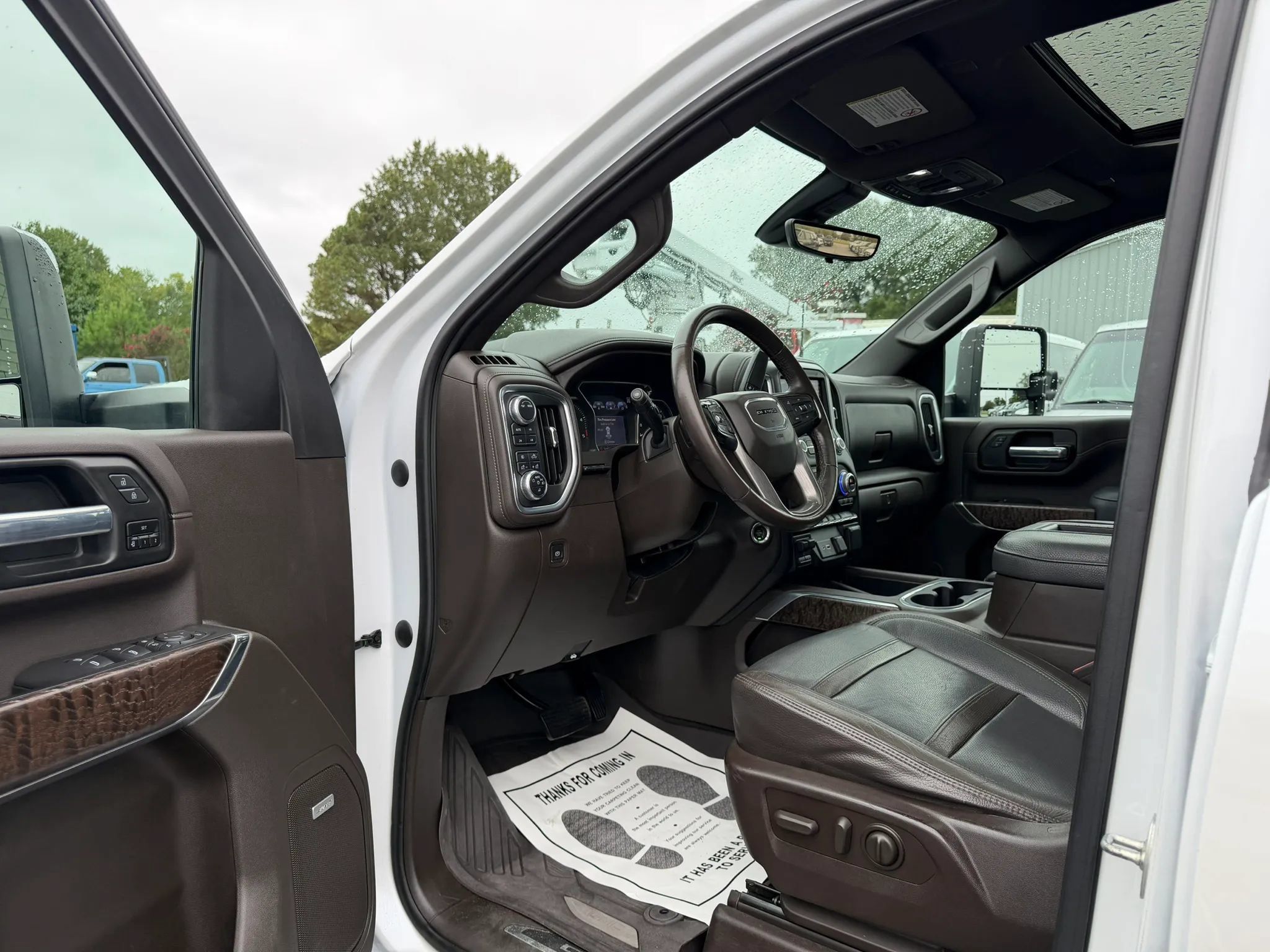 Used 2021 GMC Sierra 3500 Denali w/ Denali Ultimate Package AWD/4WD image 23