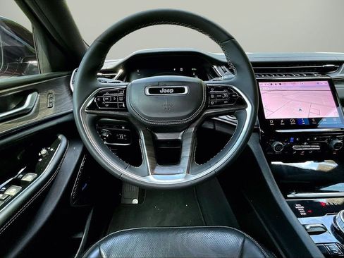 Used 2023 Jeep Grand Cherokee Overland AWD/4WD image 11
